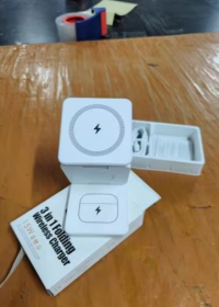 Magnetic 15W Foldable 3-in-1 Wireless Charging Station For IP Devices (Color: White)